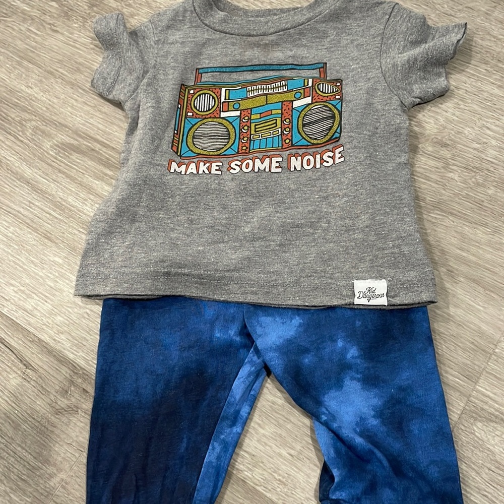 Can separate.   top - kid dangerous; pants - gap